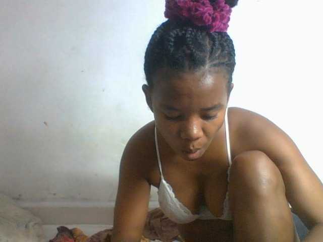 Francia1 live cam on BongaCams