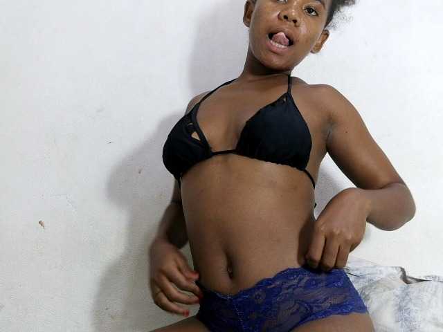 Francia1 live cam on BongaCams