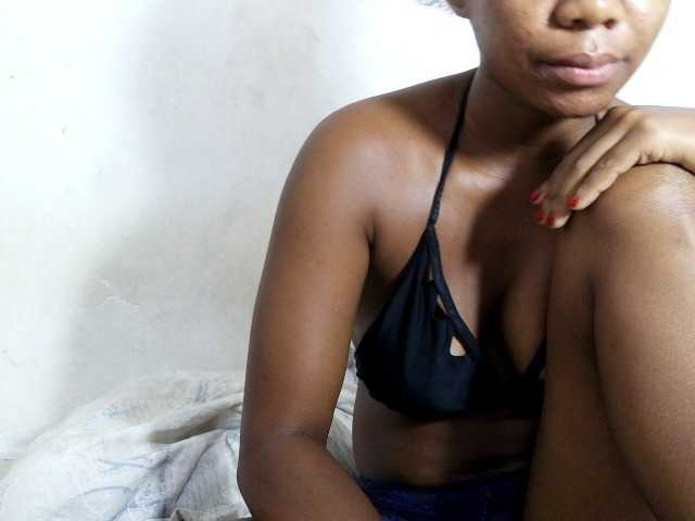 Francia1 live cam on BongaCams