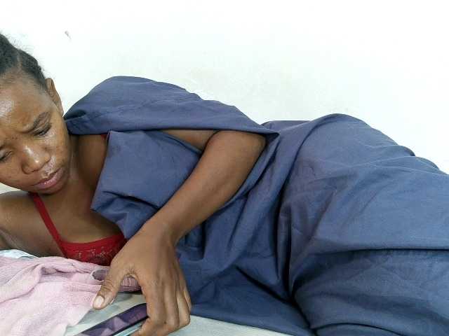 Francia1 live cam on BongaCams