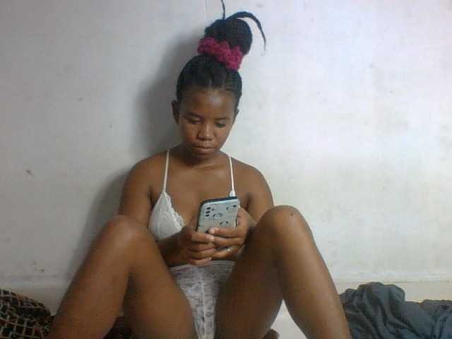 Francia1 live cam on BongaCams