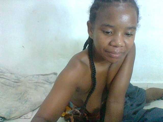 Francia1 live cam on BongaCams