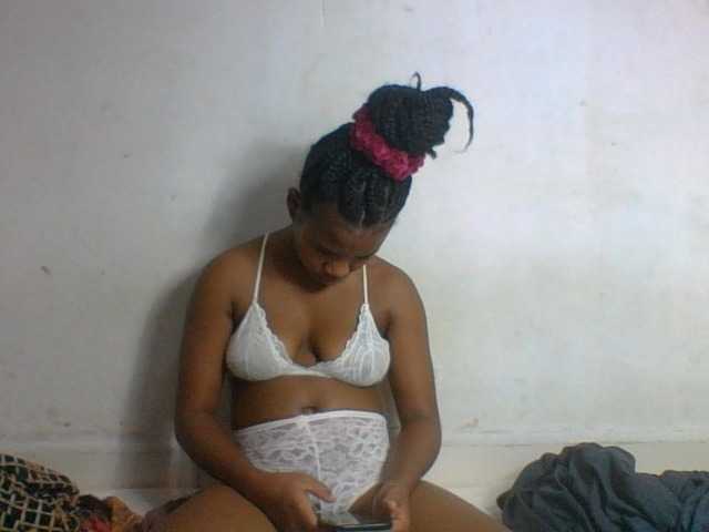 Francia1 live cam on BongaCams
