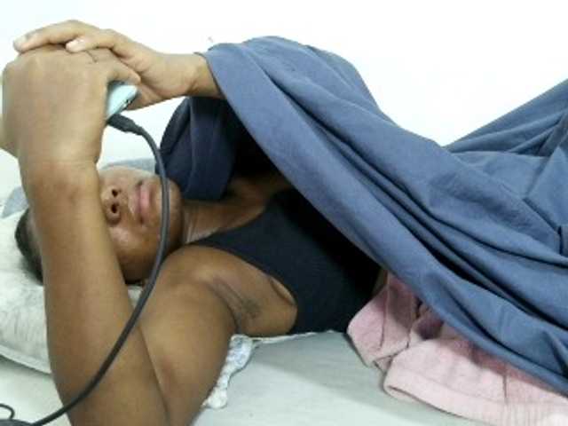 Francia1 live cam on BongaCams