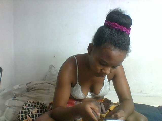 Francia1 live cam on BongaCams