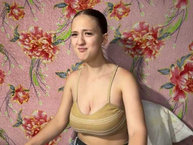 BrandeeOleson live cam on BongaCams