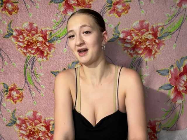 BrandeeOleson live cam on BongaCams