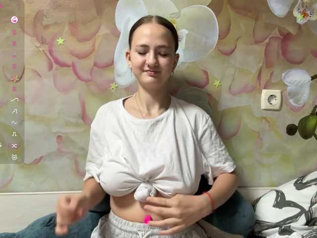BrandeeOleson live cam on BongaCams