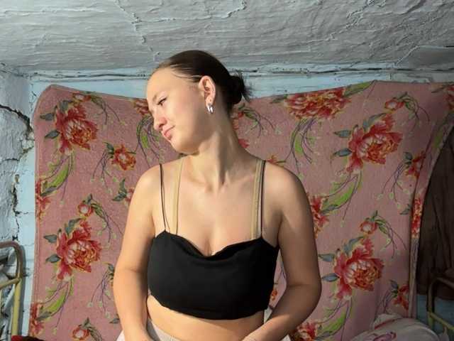 BrandeeOleson live cam on BongaCams