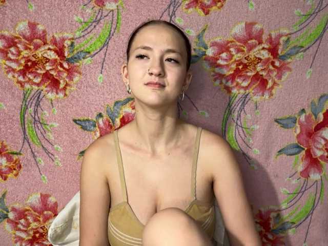 BrandeeOleson live cam on BongaCams