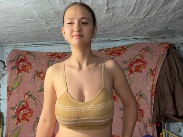 BrandeeOleson live cam on BongaCams