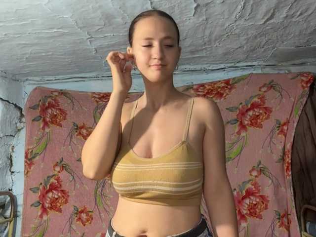 BrandeeOleson live cam on BongaCams