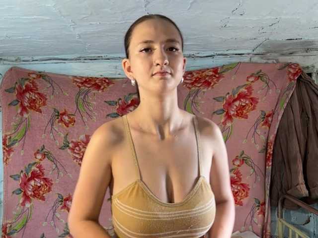 BrandeeOleson live cam on BongaCams