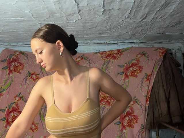 BrandeeOleson live cam on BongaCams