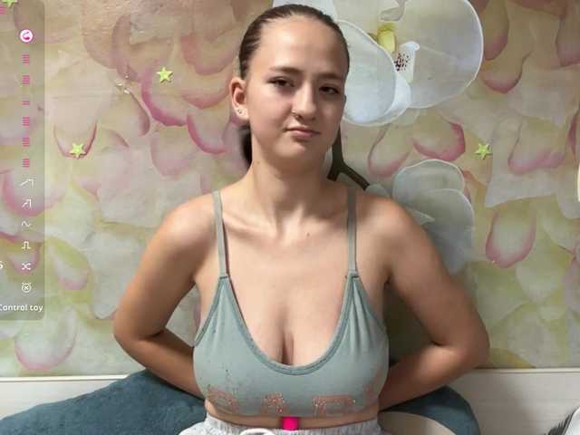 BrandeeOleson live cam on BongaCams