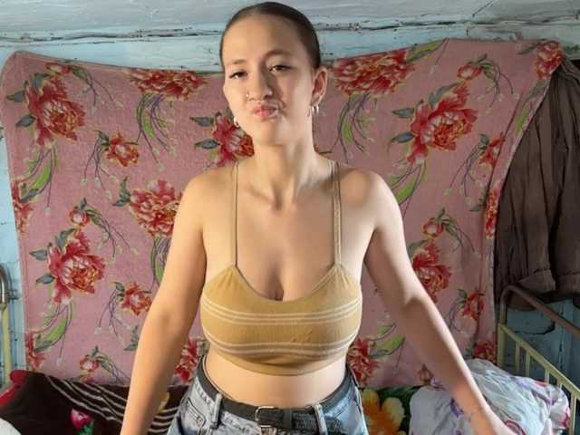 BrandeeOleson live cam on BongaCams