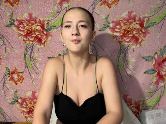 BrandeeOleson live cam on BongaCams