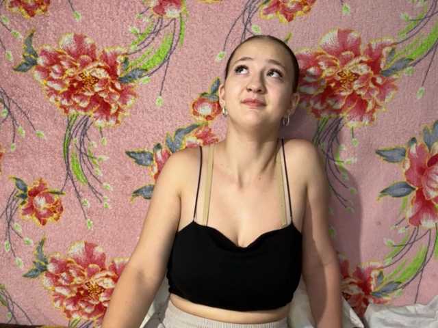 BrandeeOleson live cam on BongaCams