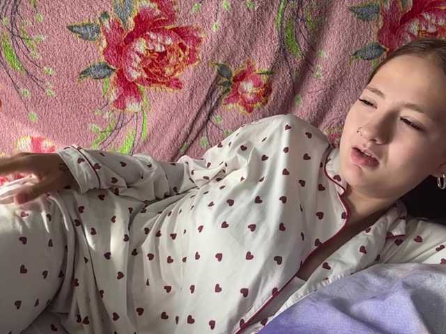 BrandeeOleson live cam on BongaCams
