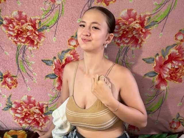 BrandeeOleson live cam on BongaCams
