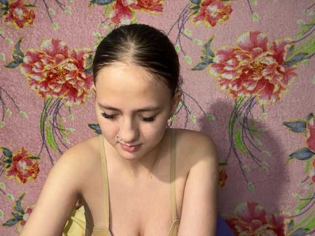 BrandeeOleson live webcam show