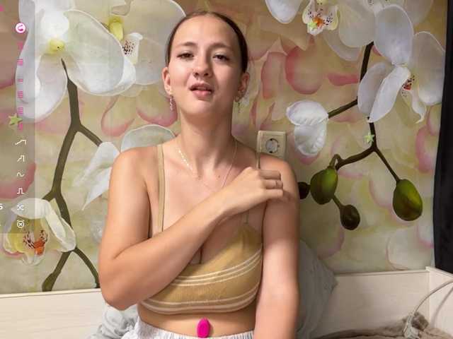 BrandeeOleson live cam on BongaCams