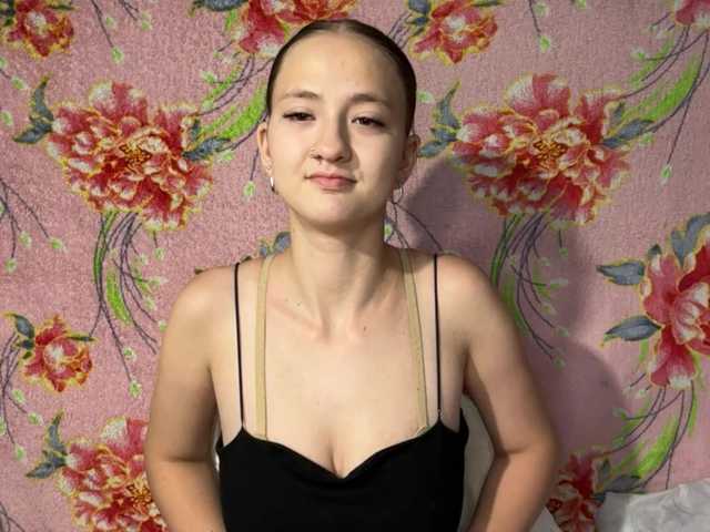BrandeeOleson live cam on BongaCams