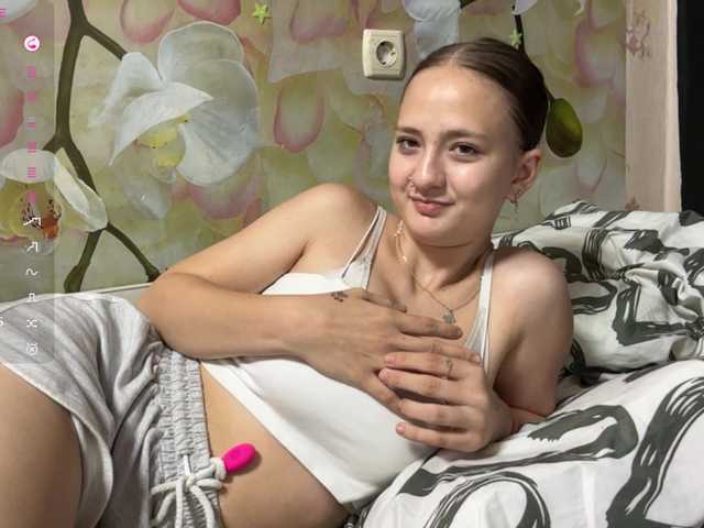 BrandeeOleson live cam on BongaCams