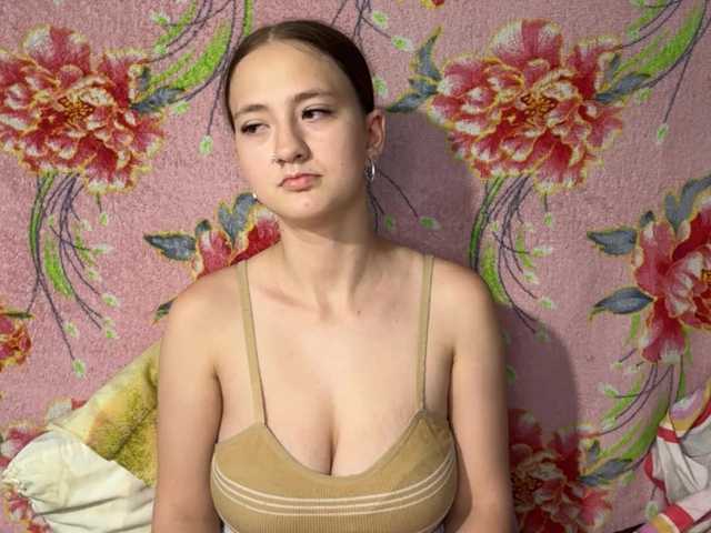 BrandeeOleson live cam on BongaCams