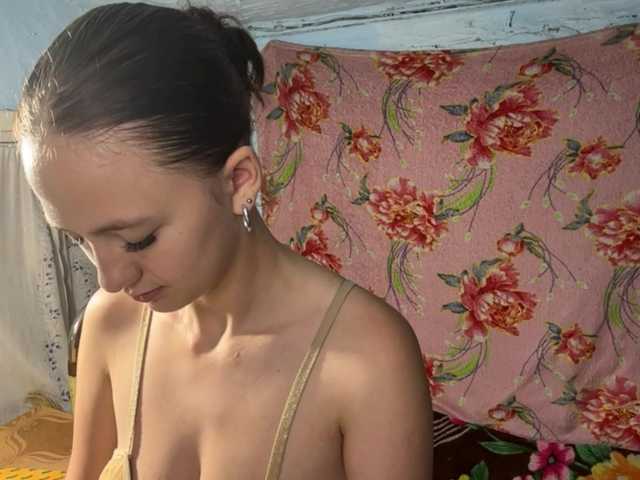 BrandeeOleson live cam on BongaCams