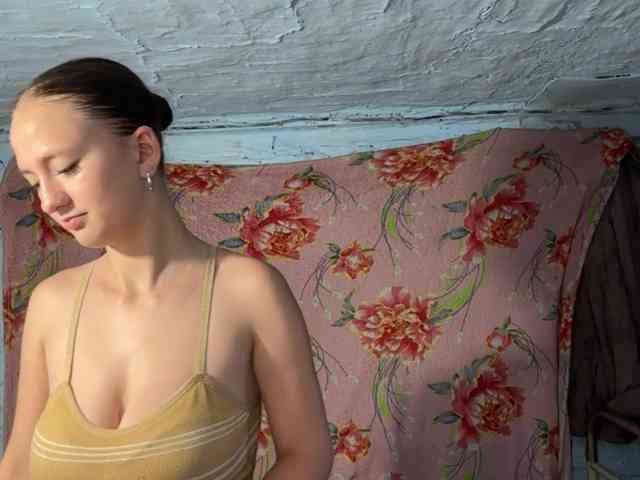 BrandeeOleson Live Webcam on BongaCams