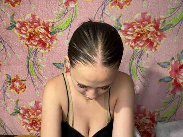 BrandeeOleson webcam