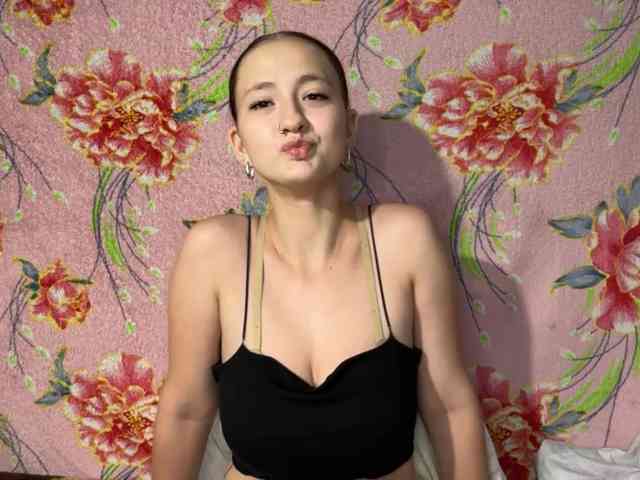 BrandeeOleson Live Webcam on BongaCams
