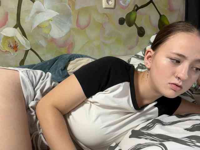 BrandeeOleson webcam