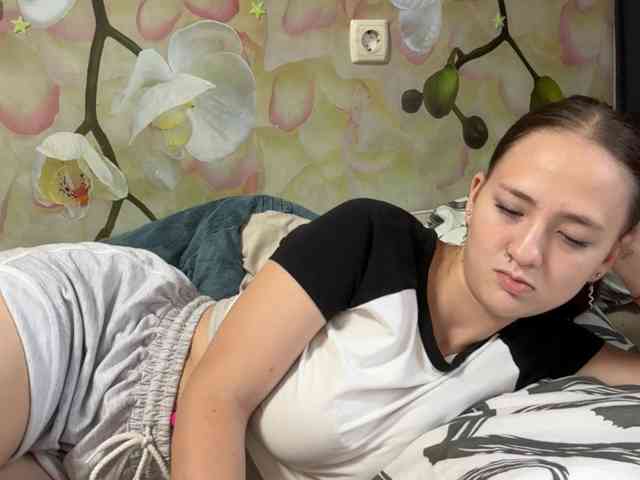 BrandeeOleson webcam