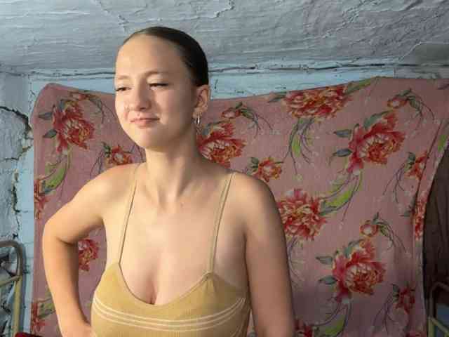 Brandeeoleson's cam show statistics and live stream