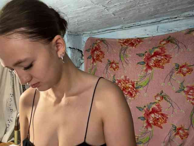 BrandeeOleson webcam