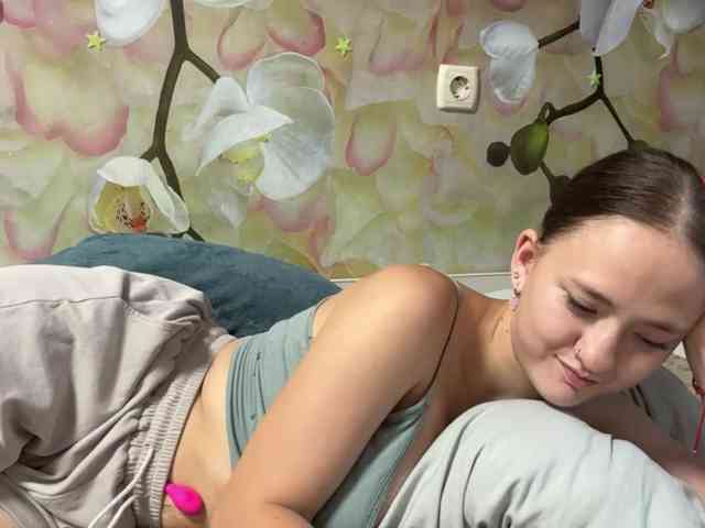 BrandeeOleson webcam