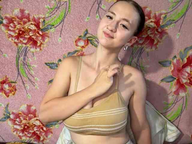 BrandeeOleson Live Webcam on BongaCams