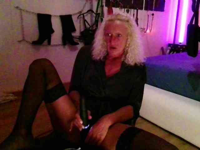 Modèle: BarbaraKinkyRoom