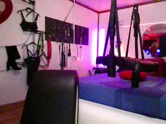 BarbaraKinkyRoom webcam