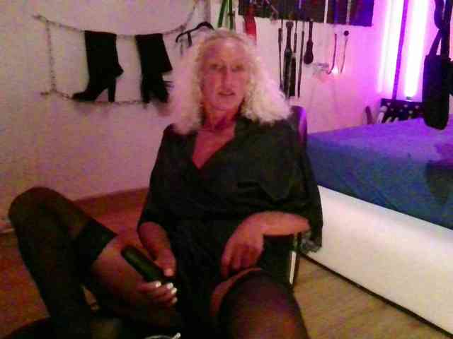 BarbaraKinkyRoom webcam