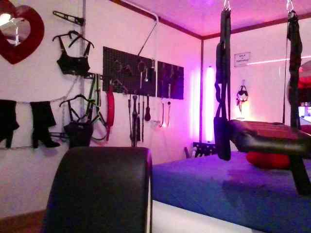 BarbaraKinkyRoom webcam