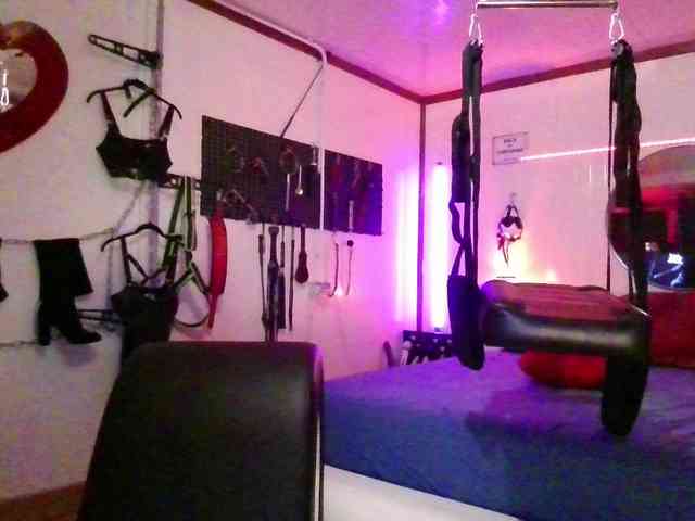 BarbaraKinkyRoom webcam