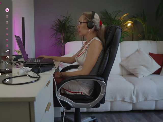 SunShineAnnaLove, en vivo ahora en BongaCams