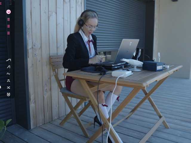SunShineAnnaLove, live now on BongaCams