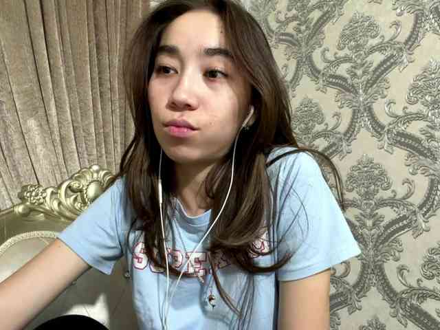 ClaudiaChouinard webcam
