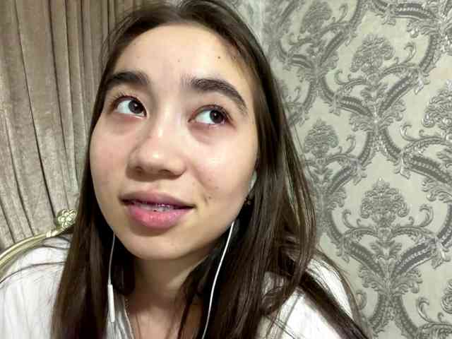 ClaudiaChouinard webcam