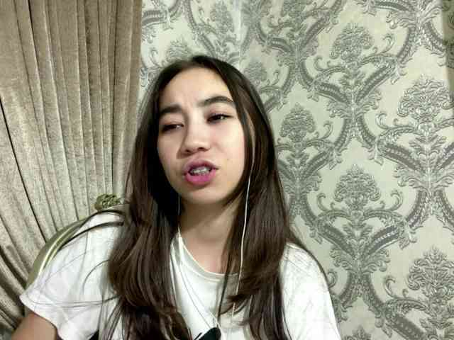 ClaudiaChouinard webcam