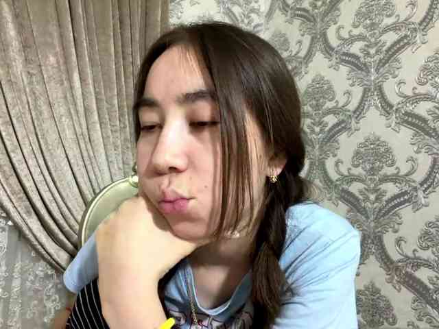 ClaudiaChouinard webcam